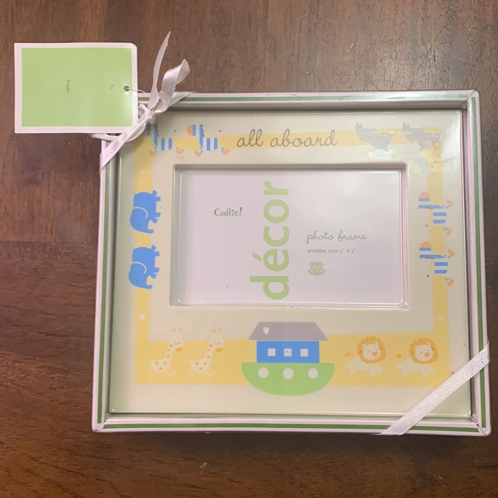 NWT Cudlie Baby Frame Noah’s Ark